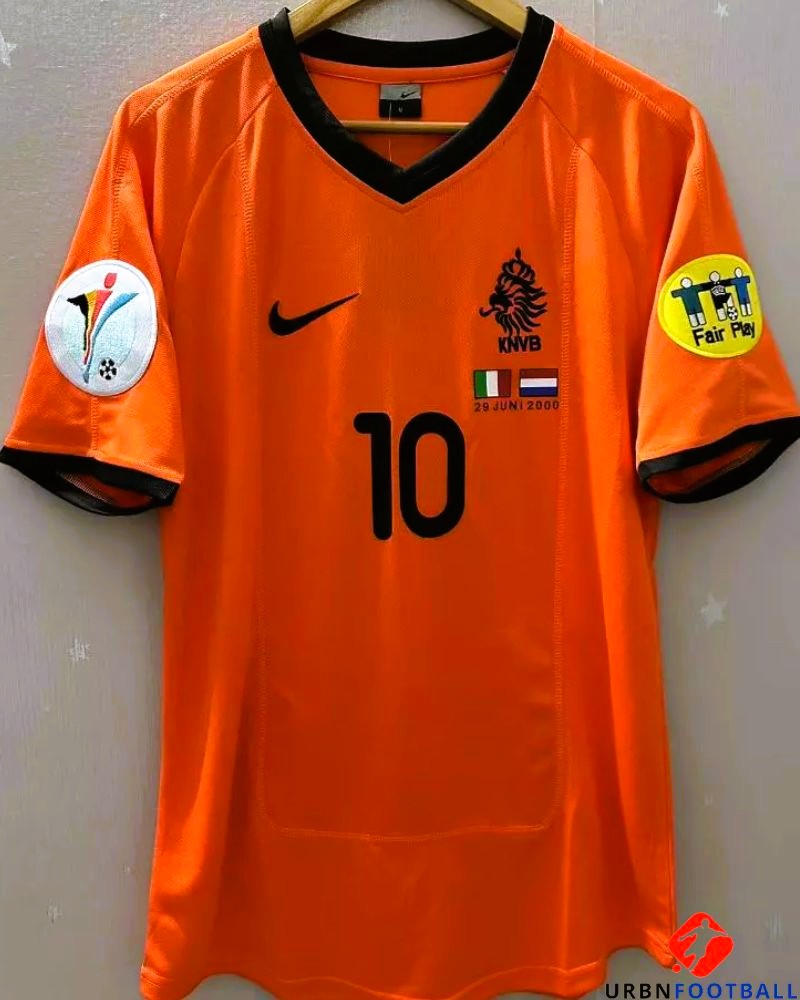 BERGKAMP DENNIS 2000-01 (Hol)