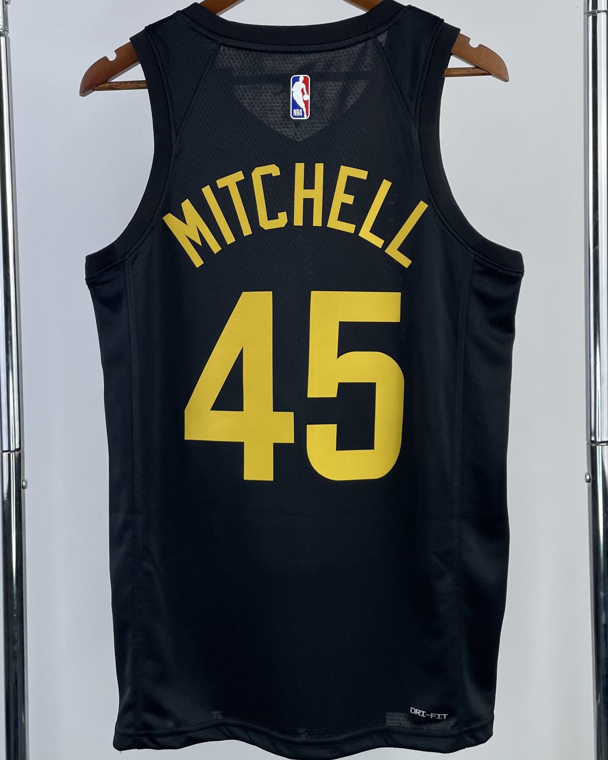 MITCHELL DONOVAN (UTA)