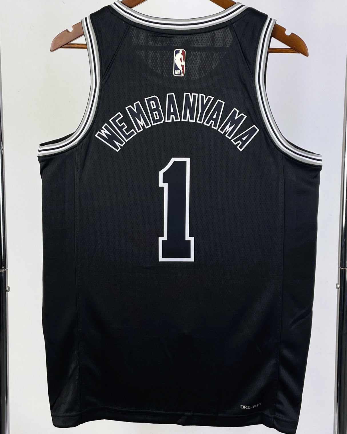 WEMBANYAMA VICTOR (SAS)