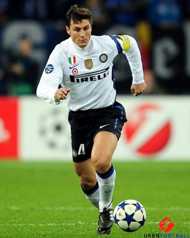 ZANETTI JAVIER 2010-11 (Int)