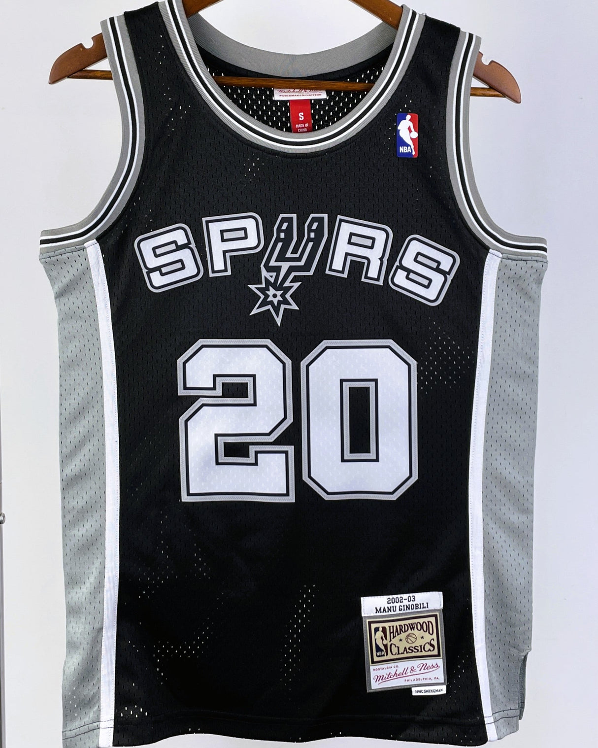 GINOBILI MANUEL (SAS)