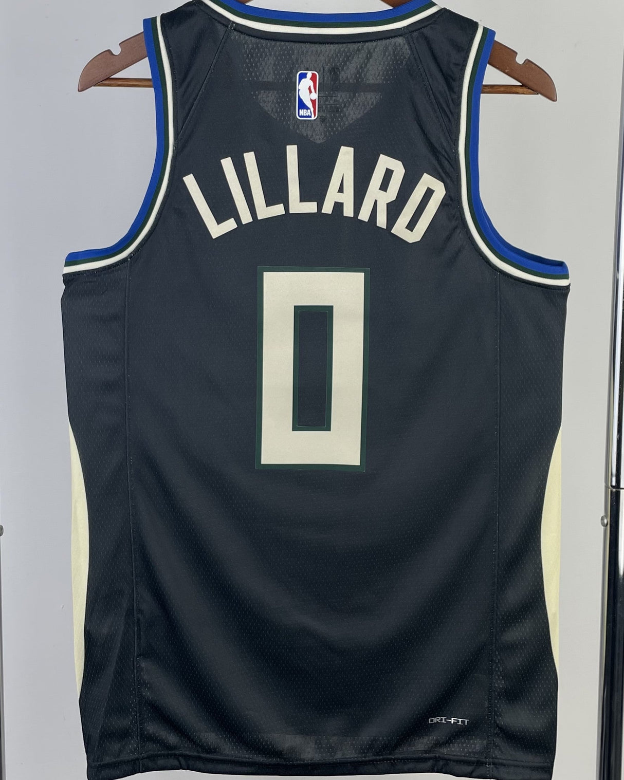 LILLARD DAMIAN (MIL)