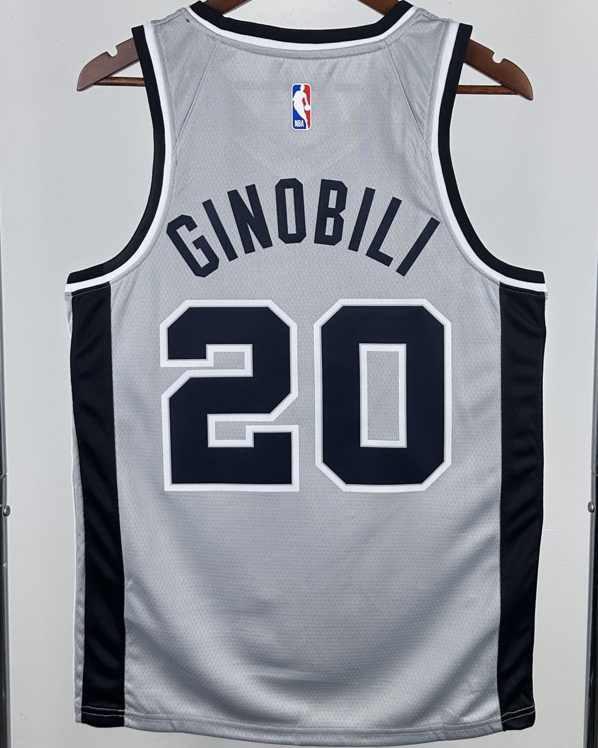 GINOBILI MANUEL (SAS)
