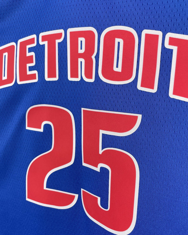 Rose Derrick (Detroit Pistons)