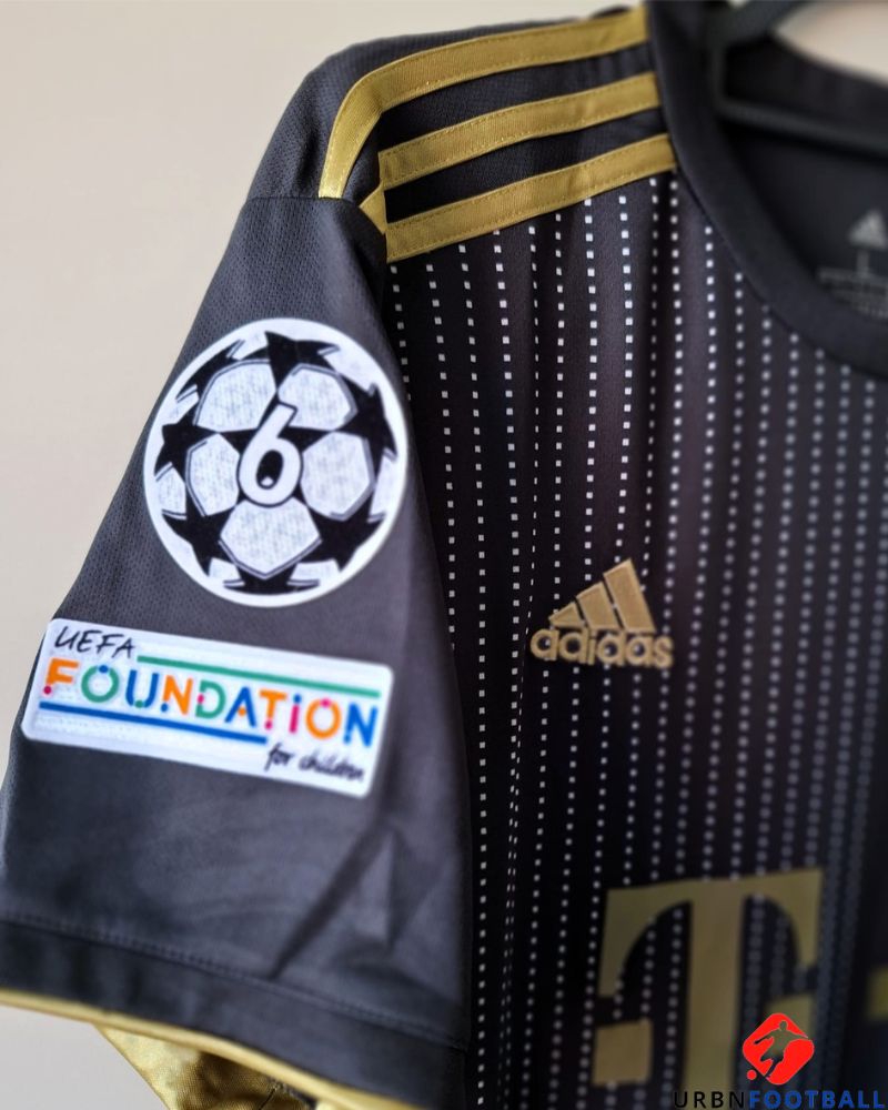 LEWANDOWSKI ROBERT 2021-22 (Bay M)