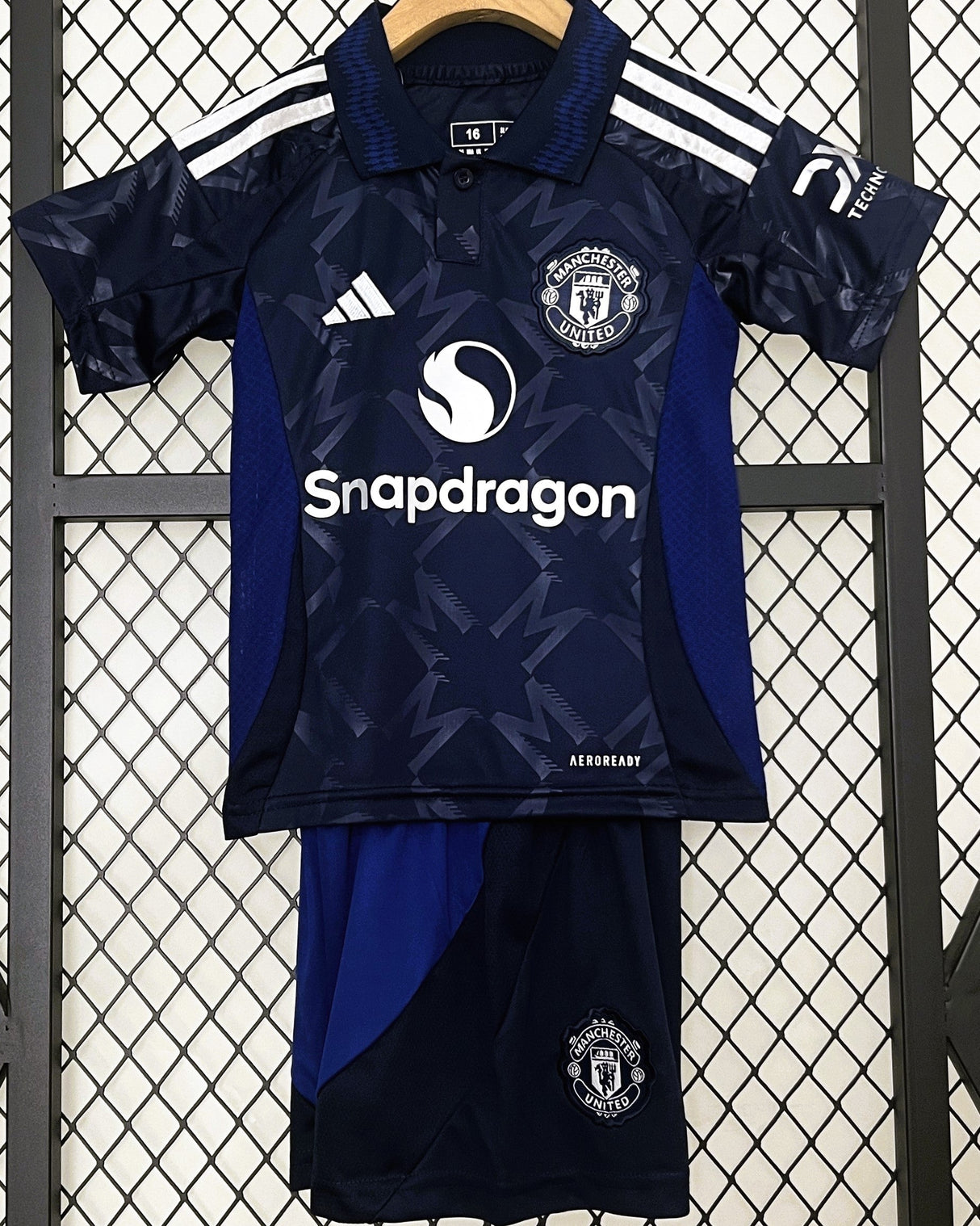 MANCHESTER UNITED kid kit